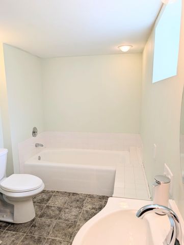 1105 California Avenue W, Saint Paul, MN 55108