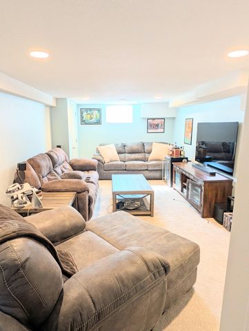 1105 California Avenue W, Saint Paul, MN 55108