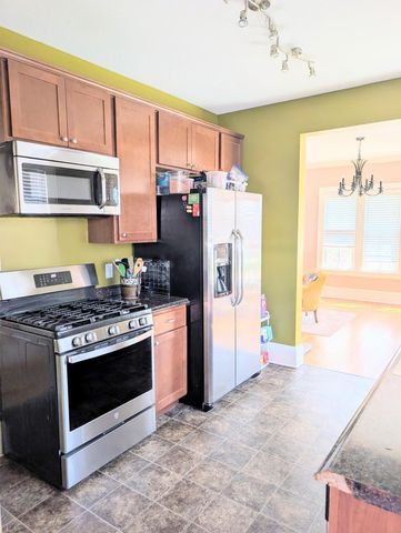 1105 California Avenue W, Saint Paul, MN 55108