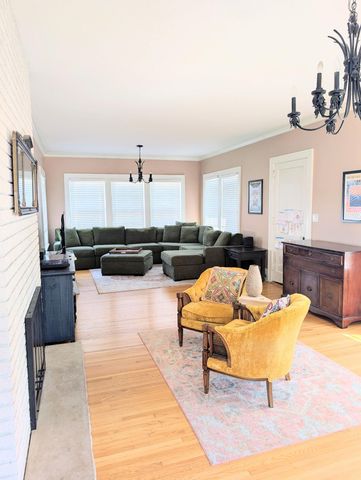 1105 California Avenue W, Saint Paul, MN 55108