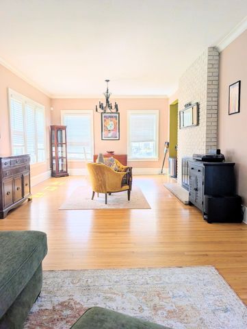 1105 California Avenue W, Saint Paul, MN 55108