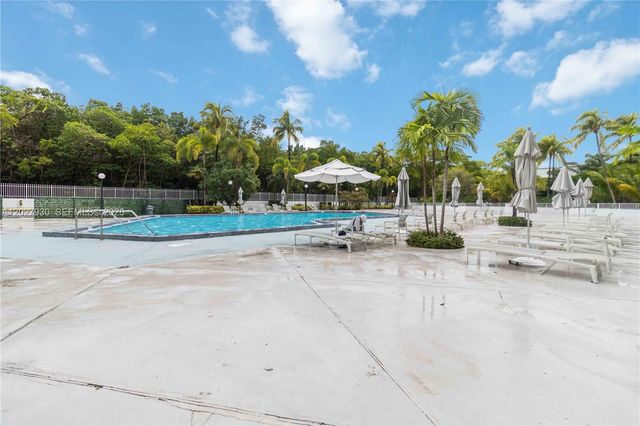 100 Bayview Dr 2014, Sunny Isles Beach, FL 33160