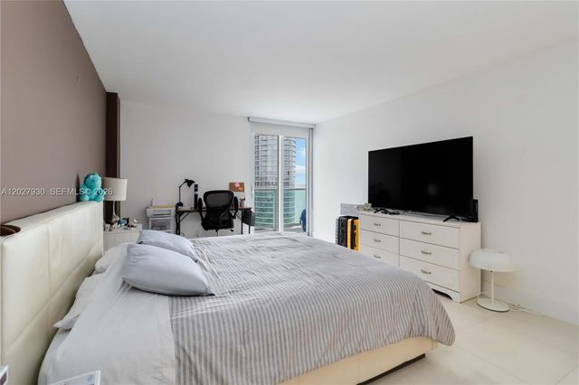100 Bayview Dr 2014, Sunny Isles Beach, FL 33160