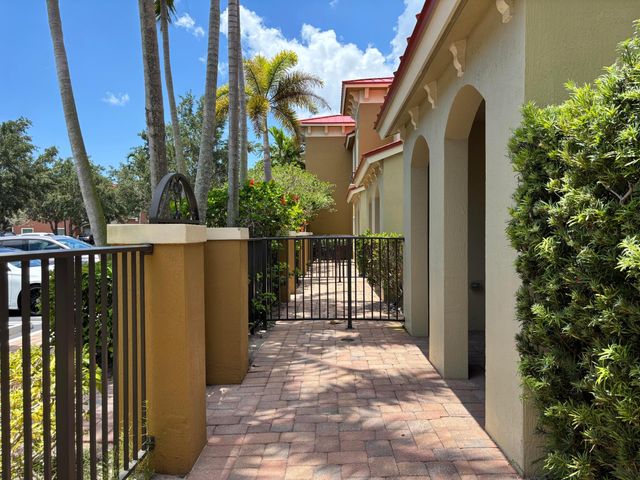 161 Monterey Bay Drive, Boynton Beach, FL 33426