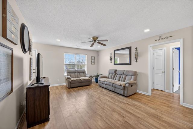 8927 Wings Way, Hixson, TN 37343