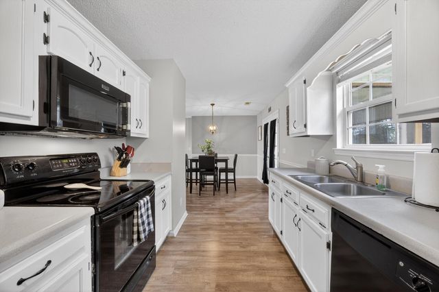 8927 Wings Way, Hixson, TN 37343