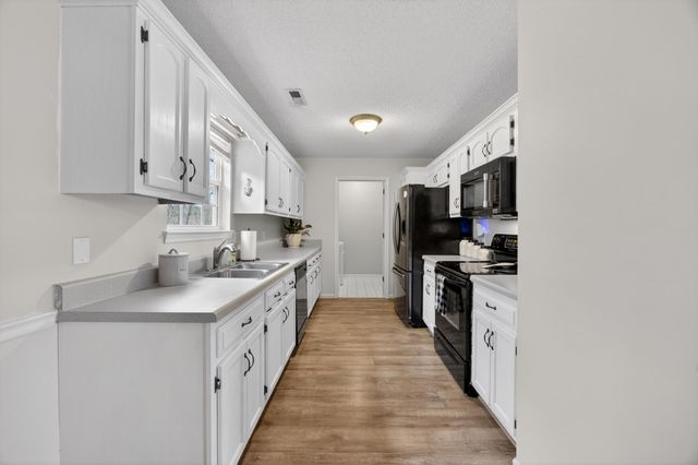 8927 Wings Way, Hixson, TN 37343