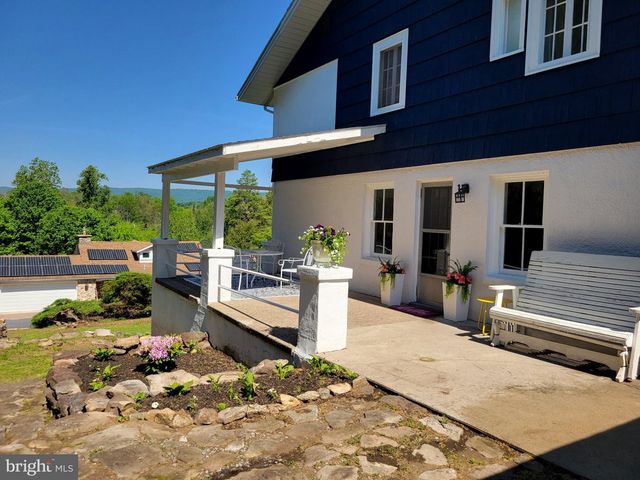 15 HILLSIDE RD, Dauphin, PA 17018