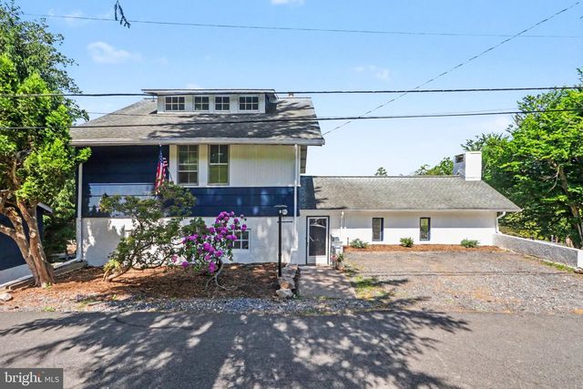 15 HILLSIDE RD, Dauphin, PA 17018