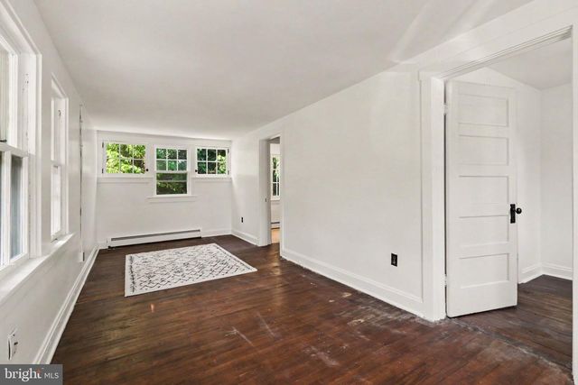 15 HILLSIDE RD, Dauphin, PA 17018
