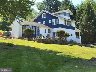 15 HILLSIDE RD, Dauphin, PA 17018