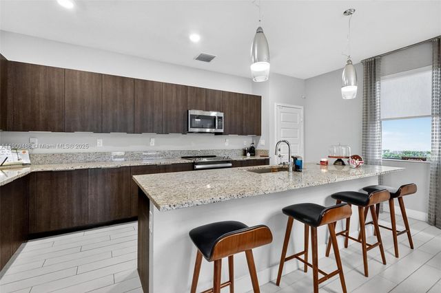 4740 NW 84th Ave, Doral, FL 33166