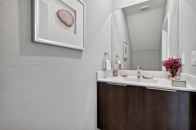 4740 NW 84th Ave, Doral, FL 33166