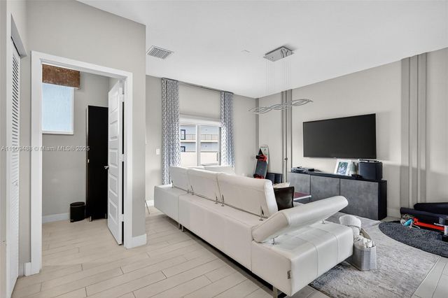 4740 NW 84th Ave, Doral, FL 33166