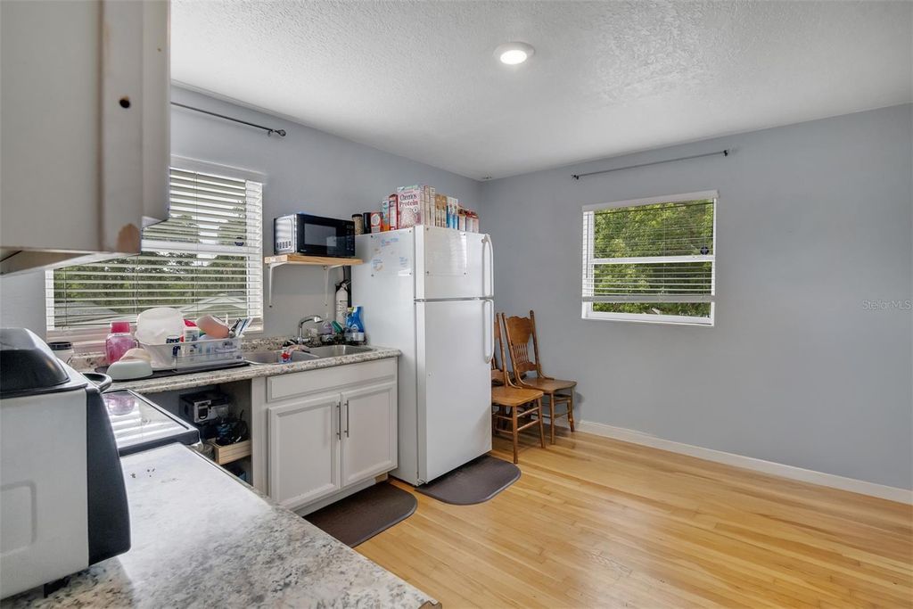 Image 16 of property listing at 215 KILMER LANE, Winter Haven, FL 33884