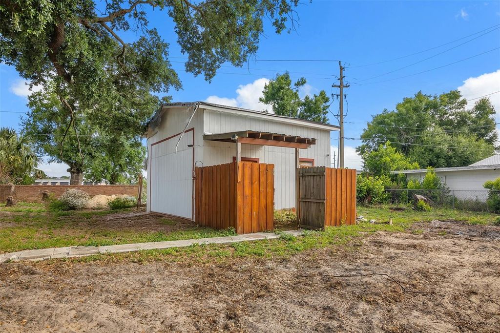 Image 21 of property listing at 215 KILMER LANE, Winter Haven, FL 33884