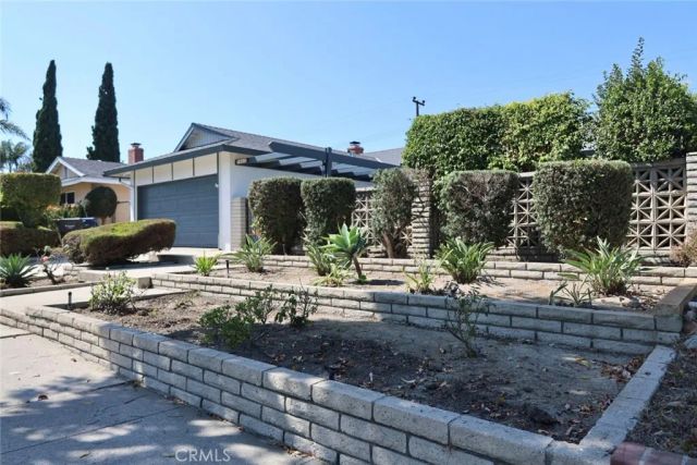 7611 Rhone Lane, Huntington Beach, CA 92647