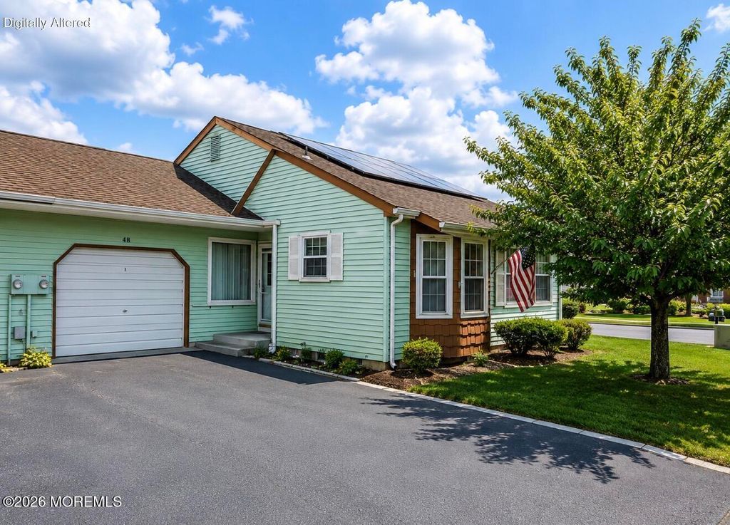4 Hawthorne Street 64, Whiting, NJ 08759