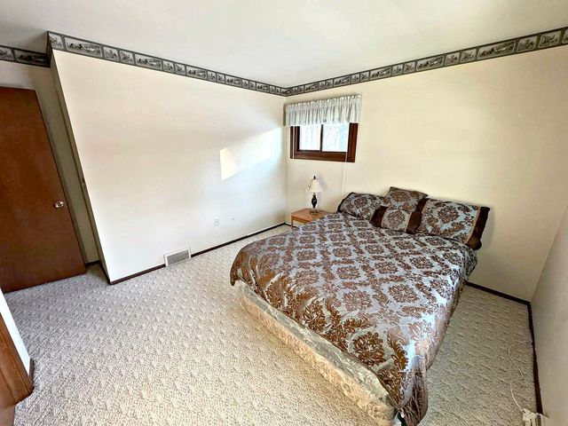 38383 N Tewes Court, Beach Park, IL 60087