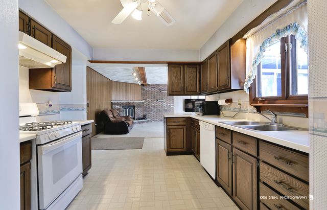 38383 N Tewes Court, Beach Park, IL 60087