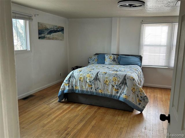 23125 Church Street, Oak Park, MI 48237