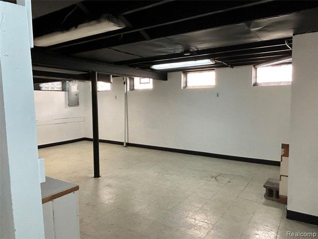 23125 Church Street, Oak Park, MI 48237