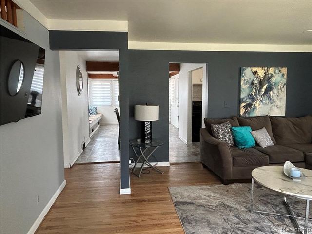 23125 Church Street, Oak Park, MI 48237