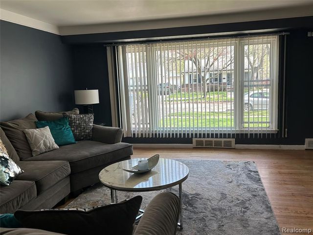 23125 Church Street, Oak Park, MI 48237