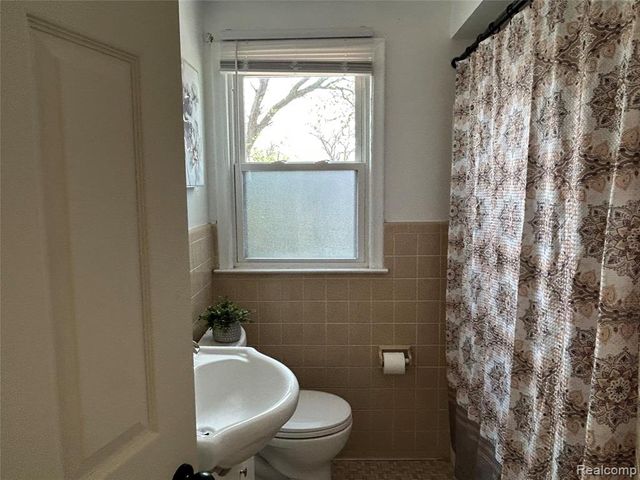 23125 Church Street, Oak Park, MI 48237