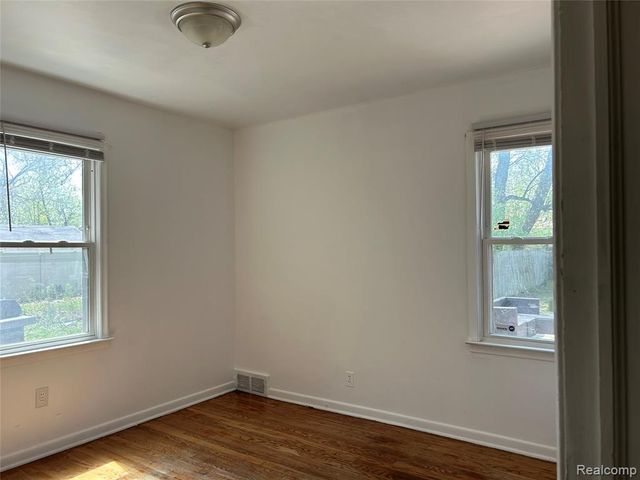 23125 Church Street, Oak Park, MI 48237