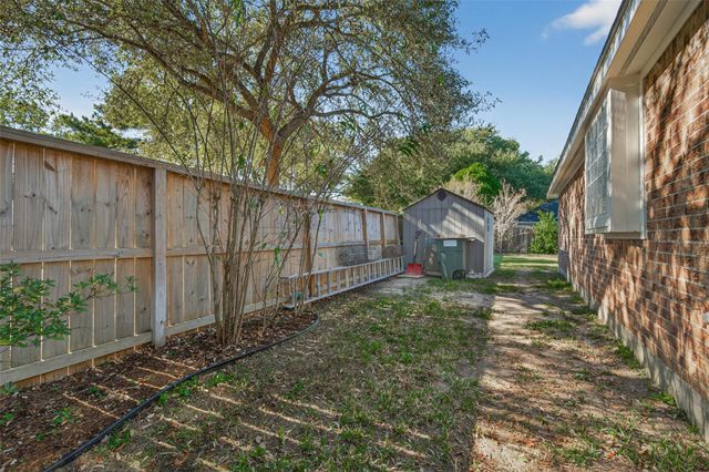 8207 Broken Timber Way, Houston, TX 77095