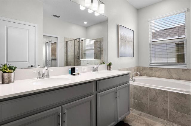 543 OCEAN COURSE AVENUE, Davenport, FL 33896