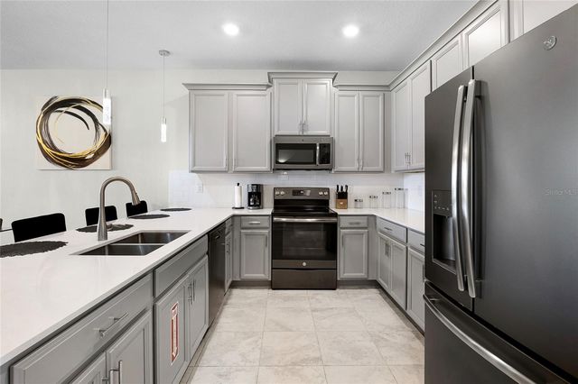 543 OCEAN COURSE AVENUE, Davenport, FL 33896