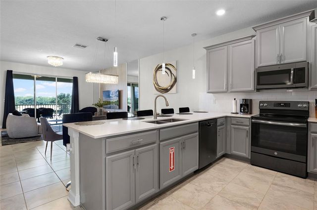 543 OCEAN COURSE AVENUE, Davenport, FL 33896