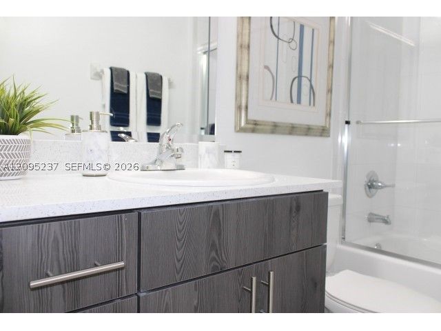 2601 NW 16th St Rd 309, Miami, FL 33125