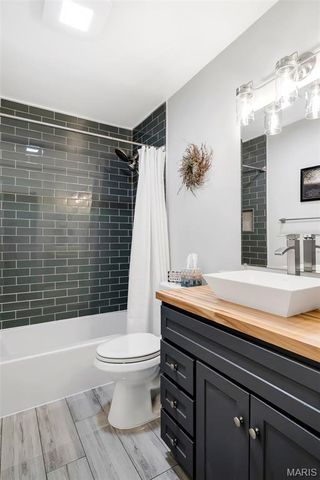 727 Paschal Drive, Mehlville, MO 63125