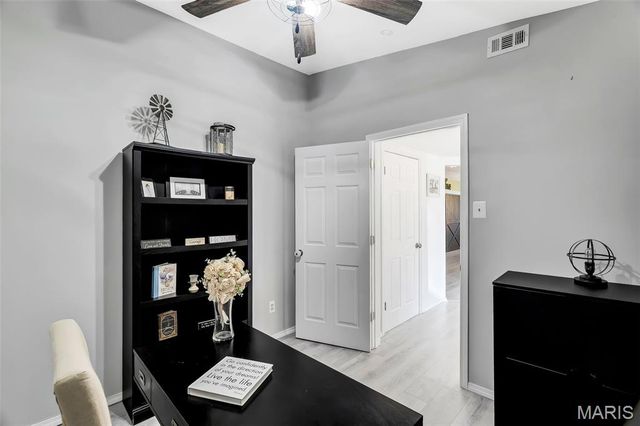 727 Paschal Drive, Mehlville, MO 63125