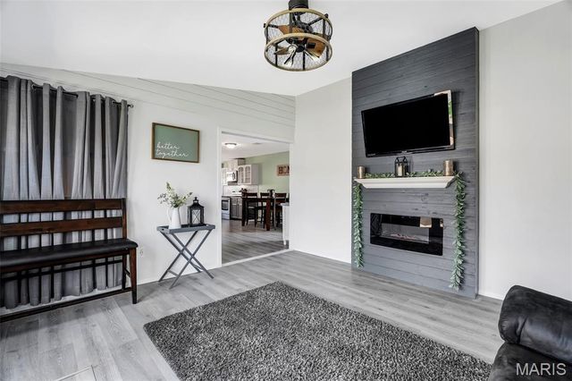 727 Paschal Drive, Mehlville, MO 63125