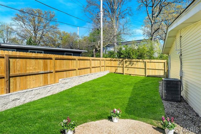 727 Paschal Drive, Mehlville, MO 63125