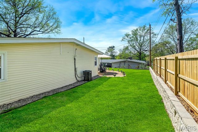 727 Paschal Drive, Mehlville, MO 63125