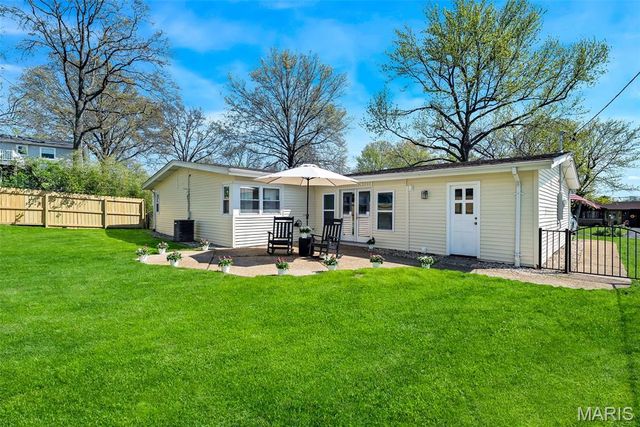 727 Paschal Drive, Mehlville, MO 63125