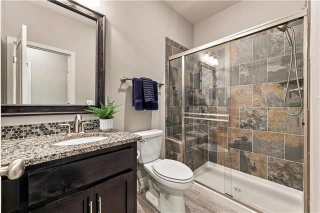 8810 W 165th Terrace, Overland Park, KS 66085