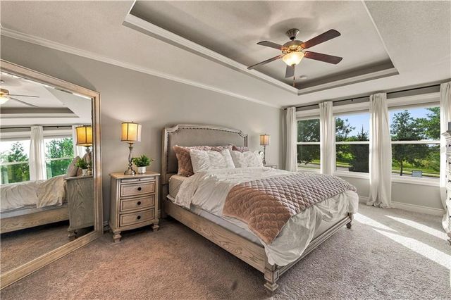 8810 W 165th Terrace, Overland Park, KS 66085