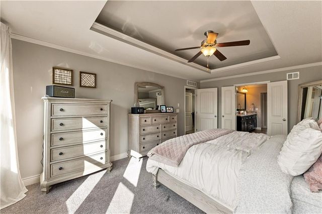 8810 W 165th Terrace, Overland Park, KS 66085