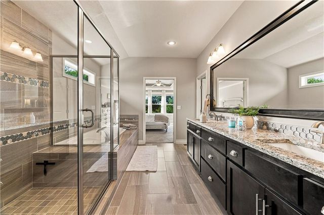 8810 W 165th Terrace, Overland Park, KS 66085