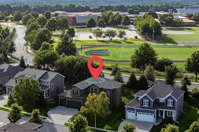 8810 W 165th Terrace, Overland Park, KS 66085