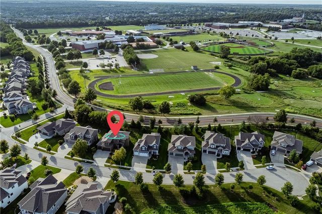 8810 W 165th Terrace, Overland Park, KS 66085