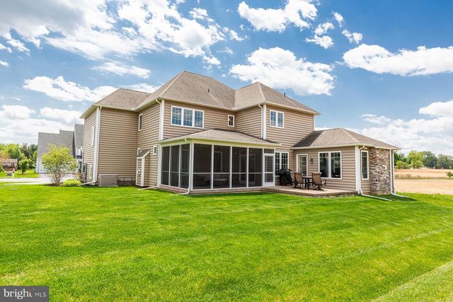 425 E DELP RD, Lancaster, PA 17601