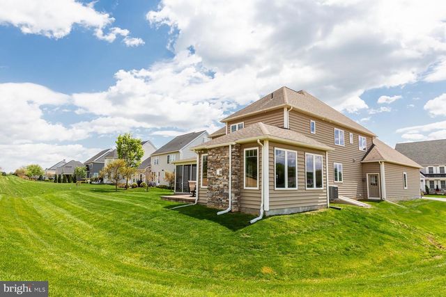 425 E DELP RD, Lancaster, PA 17601