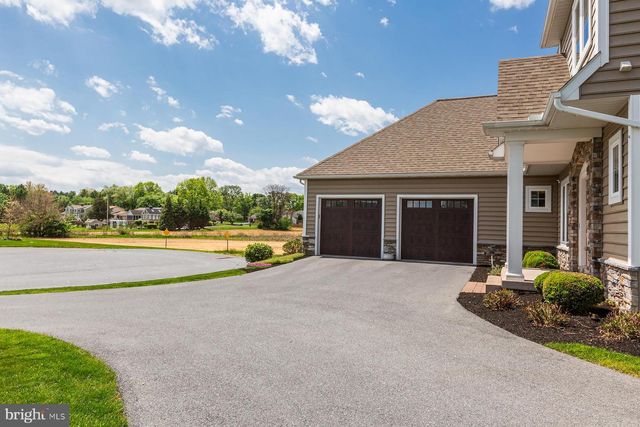 425 E DELP RD, Lancaster, PA 17601